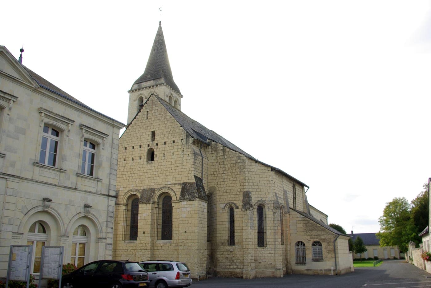 Restigné