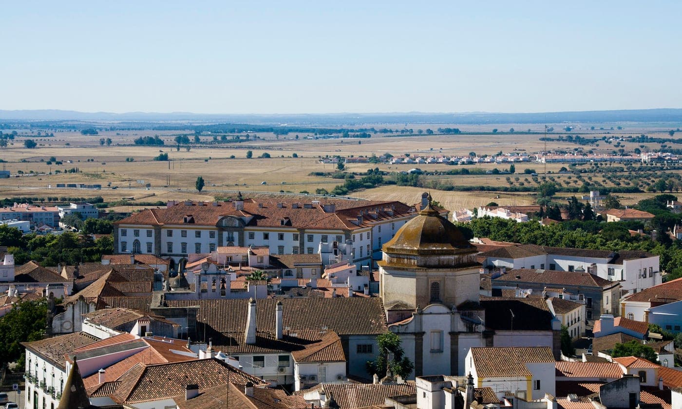 Évora